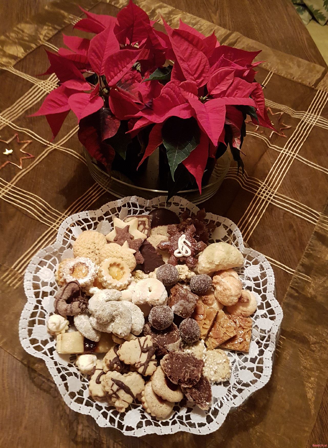 Weihnachtskekse hausgemacht - selbstgemacht Weihnachtskekse hausgemacht - selbstgemacht